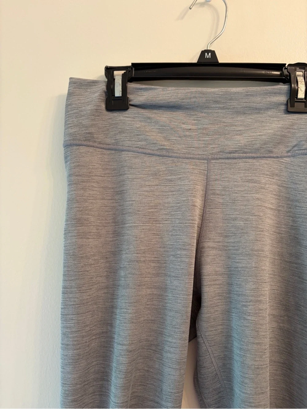 Womens Nike Gray Athletic Leggings - Comfortable Everyday Activewear